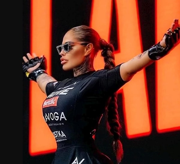 В последнем сезоне шоу Катажина сосредоточилась на улучшении своего тела и навыков смешанных единоборств