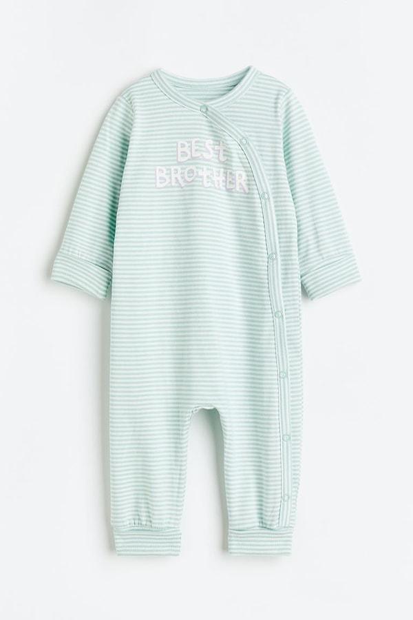 3. Pamuklu ve Baskılı Pijama Takımı