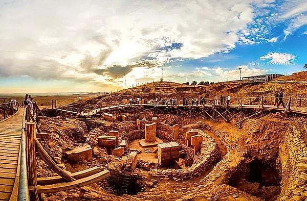 3. Göbeklitepe: It is known as the oldest settlement in the world and even as a temple. It sheds light on about 12 thousand years ago.