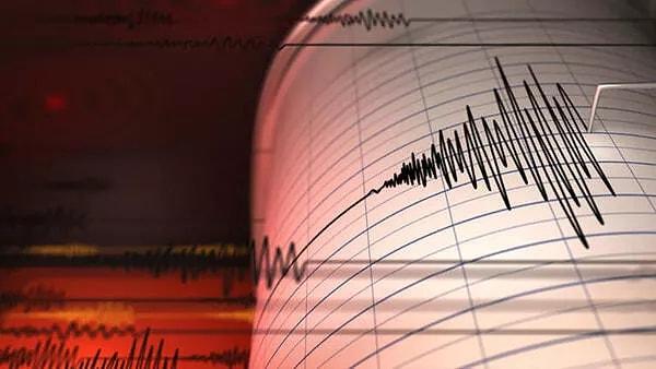 Çevre illerden de hissedilen bu depremlerin ardından 11 il afet bölgesi ilan edildi. Deprem uzmanları artçı sarsıntıların bir süre daha devam edeceğini söylüyor.