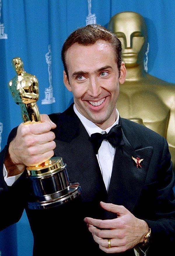 1995 yılında "Leaving Las Vegas" filmindeki performansıyla En İyi Erkek Oyuncu Akademi Ödülü'nü kazandı.