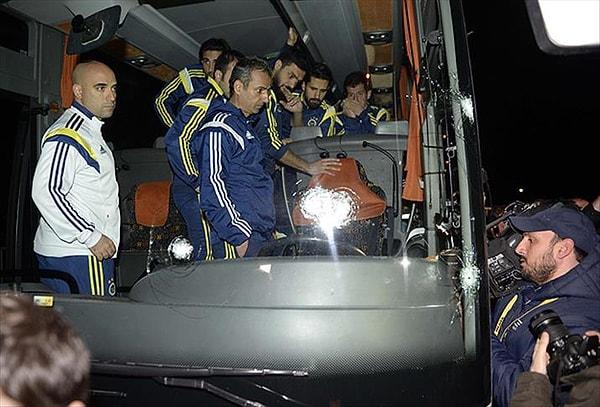 4 Nisan 2015 tarihinde Rize deplasmanından dönen Fenerbahçe kafilesinin otobüsü Trabzon'un Sürmene ilçesinde kurşunlandı. Fenerbahçe otobüsüne yönelik düzenlenen silahlı saldırı olayı aradan geçen bunca süreye rağmen aydınlatılamadı.
