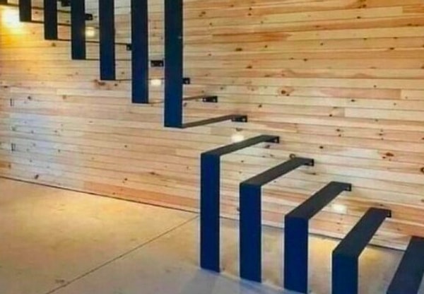 6. Что по странным ступенькам слышно?