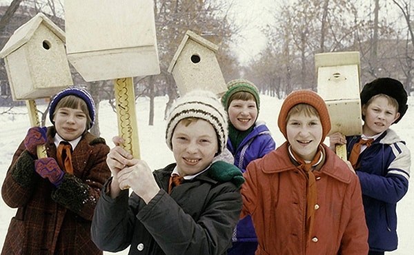 12. Учащиеся школы № 103 г. Свердловска встречают весну, СССР, 2 марта 1983