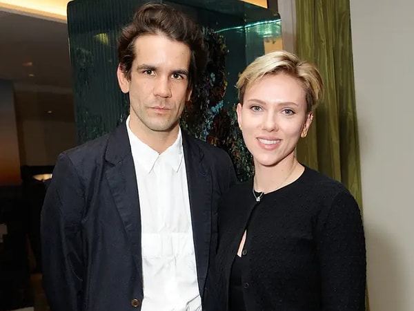 До этого она была замужем за Роменом Дориаком с 2014 по 2017 год, а еще позже раньше за Райаном Рейнольдсом  — три года