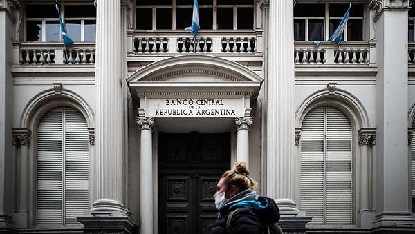 Arjantin'de Mart ayında enflasyon, tarihinin en büyük kuraklığı ve eğitim öğretim döneminin başlamasının da etkisiyle, piyasa beklentilerini aşarak son 20 yılın en yüksek aylık artışına ulaştı.