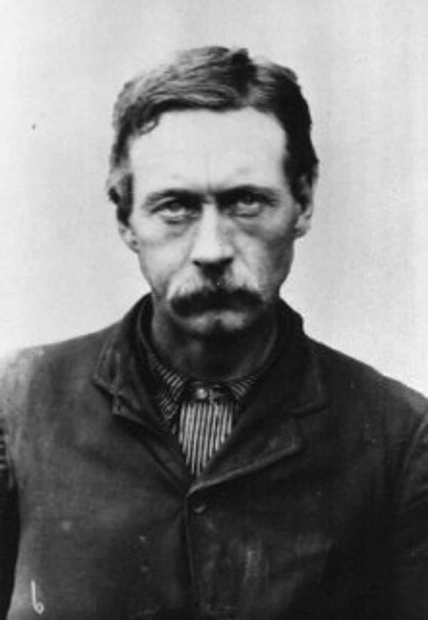 Gunness’e karanlık işlerinde yardım eden Ray Lamphere,1908 yılında yangınla bağlantılı olarak kundakçılıktan mahkum edildi.