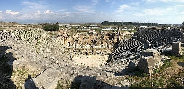 Perge Theater