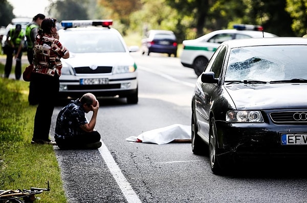 10. Литовец в шоке после ДТП, в котором он насмерть сбил 8-летнего ребенка.