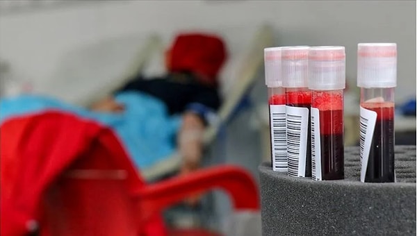 “Özel Hastanelerde tedavi gören hastalarımız, sağlık hizmetlerine ücretli erişebildiği için kanı da ücretli bir şekilde almış oluyorlar.”