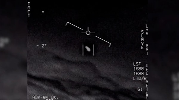 Во время заседания были показаны два рассекреченных изображения: Киркпатрик объяснил, что они расшифровали одно из них, но до сих пор не расшифровали другое.