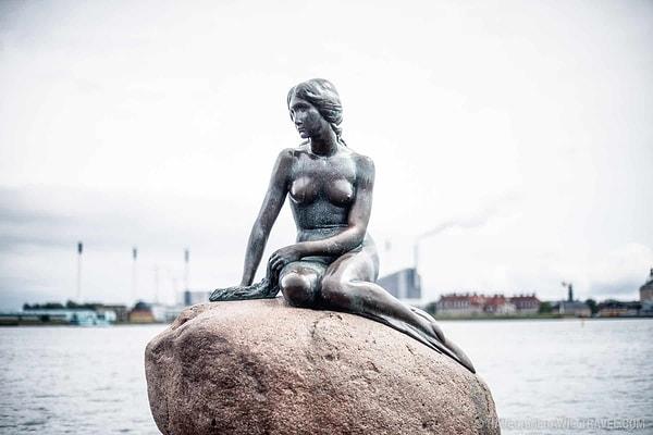 6. Bir kayanın üzerine yerleştirilmiş bu bronz Küçük Deniz Kızı heykeli hangi şehirdedir?