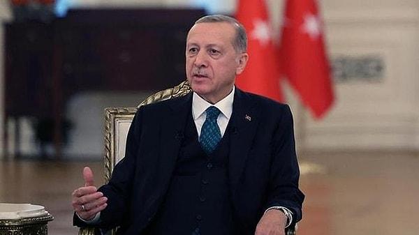 Programa ara verildikten sonra Erdoğan rahatsızlığı ile ilgili açıklama yaptı ve üşüttüğünü belirtti.