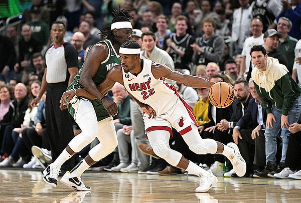 NBA Doğu Konferansı play-off ilk tur 5. maçında Miami Heat, Milwaukee Bucks'u uzatmalarda 128-126 yendi ve seriyi 4-1 kazanarak yarı finale yükseldi.