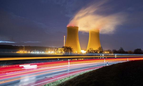 Nükleer teknolojinin taşıdığı risk faktörleri nedeniyle dünyada bazı ülkelerin son dönemde nükleer enerji santrallerini kapatmasına da dikkat çekiliyor.