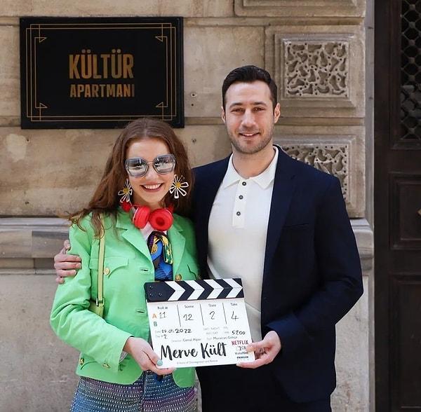 Menajerimi Ara dizisinde canlandırdığı Dicle karakteriyle milyonların sevgilisi olan Ahsen Eroğlu ve Ozan Dolunay’ı bir bir araya getiren yeni film Merve Kült’ün çekimlerine geçtiğimiz sene başlanmıştı.
