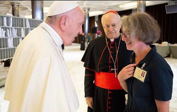 Papa 2021’de de Piskoposlar Meclisi'ne müsteşar olarak ilk kez bir kadını atamıştı.