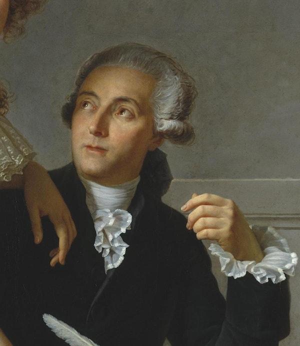 18. yüzyılda Fransız kimyager Antoine Lavoisier, yanma süreçlerinde oksijenin önemini keşfetti ve filojiston adındaki ateş elementinin cisimlerdeki yanma sırasında salındığını öne süren teoriyi çürüttü.