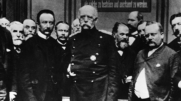 Bismarck 1862'de, Prusya Başbakanı ve Dışişleri Bakanı olarak atandı.