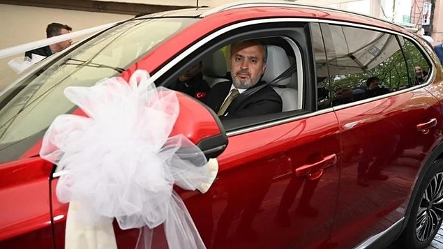 Togg Gelin Arabas� Oldu: Arac�, Bursa B�y�k�ehir Belediye Ba�kan� Alinur Akta� Kulland�