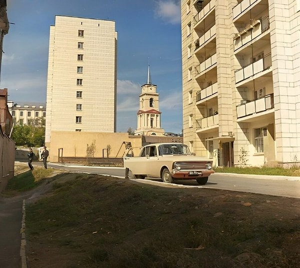 10. Вид на Художественную галерею с Комсомольского проспекта (1976 год).