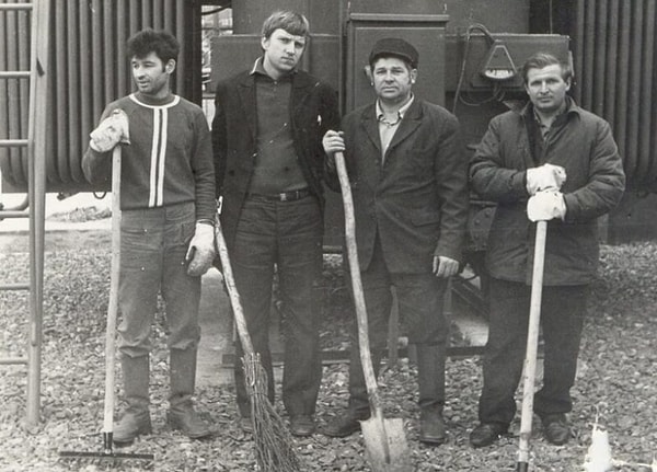 3. Они стали широко распространенными еще в 1920-х годах и были часто организованы в рамках кампании по улучшению культурной жизни и коммунального обслуживания в стране.