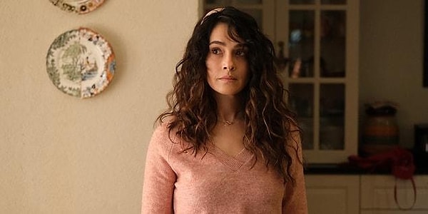 It is as if she was created only for the dialogues that marked the movie in the last 15 minutes of the movie. However, if the character of Beyza had been used at the top of the story, the story would have been stronger. But the purpose of the movie is to give a message rather than focusing on the characters.