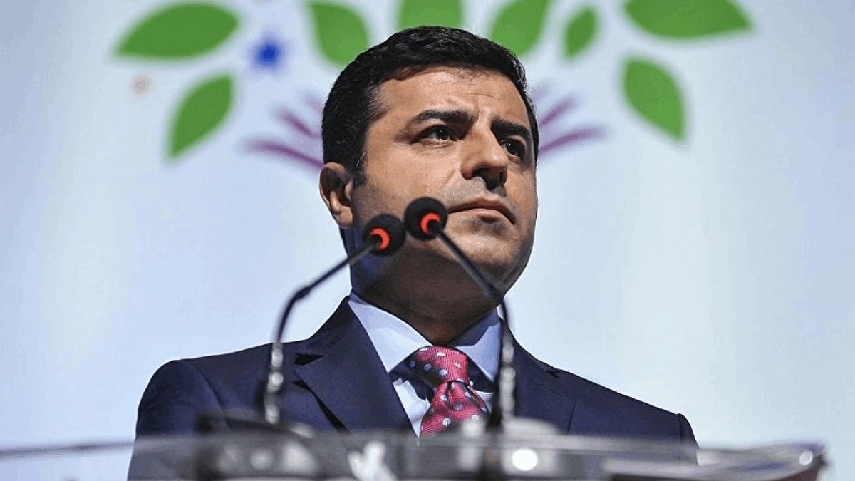Selahattin Demirtaş Kimdir, Neden Hapse Girdi? Selahattin Demirtaş Kaç Yıl Ceza Aldı? Selahattin Demirtaş Kimdir, Neden Hapse Girdi? Selahattin Demirtaş Kaç Yıl Ceza Aldı?