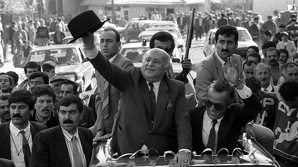 1969 seçimlerinde Adalet Partisi ve Süleyman Demirel iktidarlığı sürüyor.