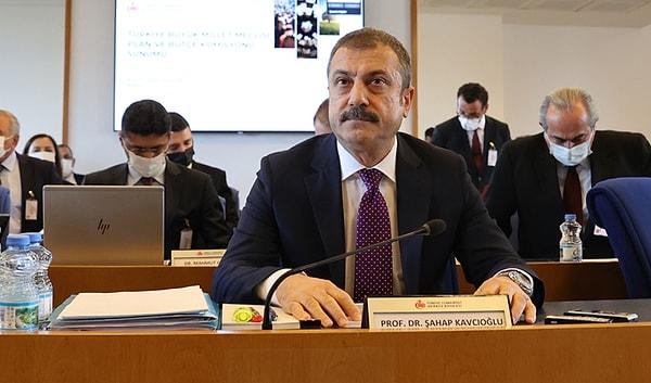 Kavcıoğlu'nun açıklamaların KKM'nin dolarizasyondan arındırıldığı, Liralaşmanın başarısı, fiyat istikrar ve özellikle de rezervlerin güçlü olduğuna dair söylemleri öne çıktı.