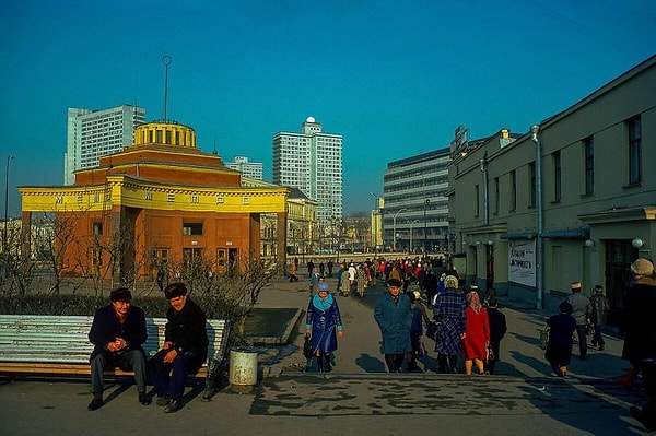 11. Фото сделано около вестибюля станции метро «Арбатская».