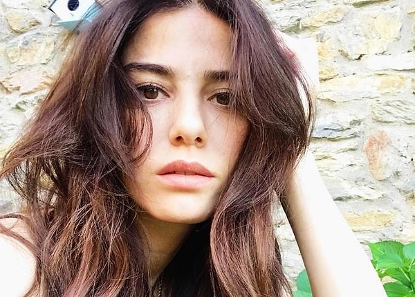 In addition to her acting career, Özge Can Gürel is also known for her philanthropic work.