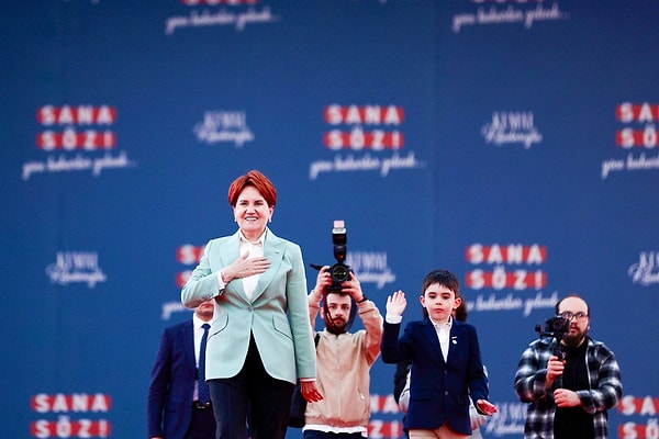 İYİ Parti Genel Başkanı Meral Akşener ve Ankara Büyükşehir Belediye Başkanı Mansur Yavaş, Manisa mitingine katıldı.