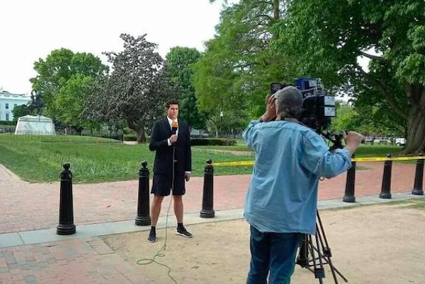 17. Всем знаком такой вариант аутфита, правда?