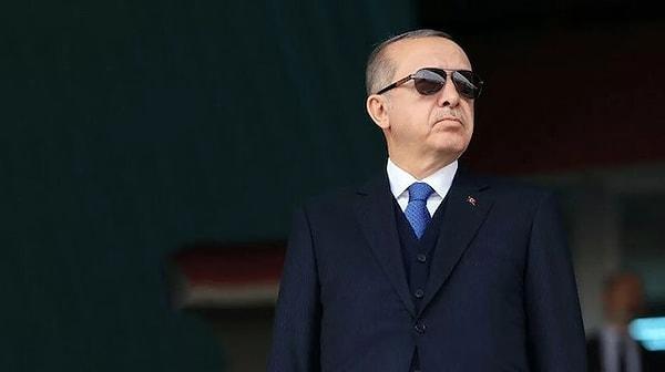 Metiner yazısında “Seçimin sürükleyici ismi bizatihi Reis’in kendisi. Erdoğan’sız bir AK Parti’nin gerçekten de bir gücü yok” ifadelerini kullandı.