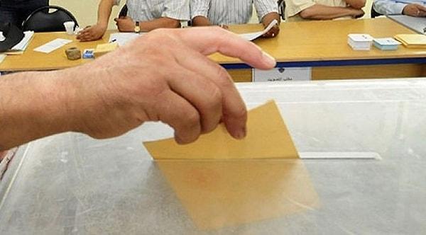 Türkiye'de 2023 Genel Seçimleri için heyecanlı bir geri sayım devam etmektedir. 14 Mayıs Pazar günü, milyonlarca seçmen, vatandaşlık görevlerini yerine getirmek amacıyla sandık başına giderek oy kullanacaklardır.