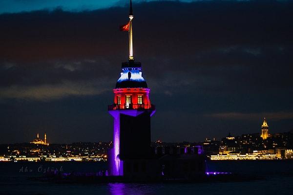Nihayetinde 2023 yılının Mayıs ayında Kız Kulesi'nin tadilatları bitti ancak bu sefer de kulenin renklendirmesinde kullanılan ışıklar vatandaşlar arasında tepki topladı.