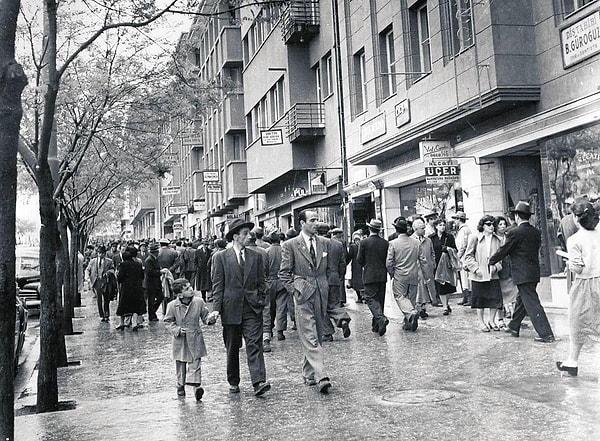 7. Ankara sokakları. (1950'ler)