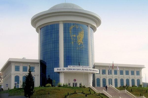 Yaklaşık 3 metre çapında olan anıt, bugünkü Prof. Dr. Türkan Saylan Kültür Merkezi'nin tasarımına ilham kaynağı olmuştur.