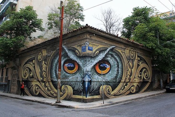 3. Граффити с птицей в Афинах.