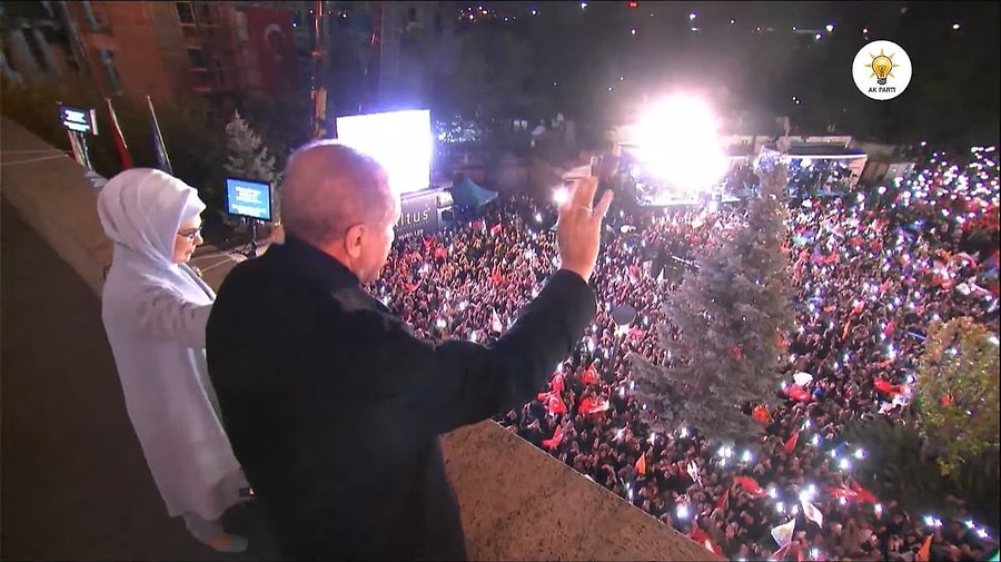 Recep Tayyip Erdoğan Balkon Konuşması Yapıyor