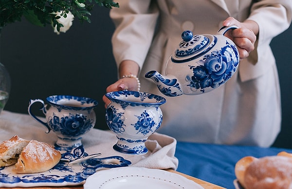 8. Что имеется в виду под бело-голубой керамикой, если речь о русском народном промысле?