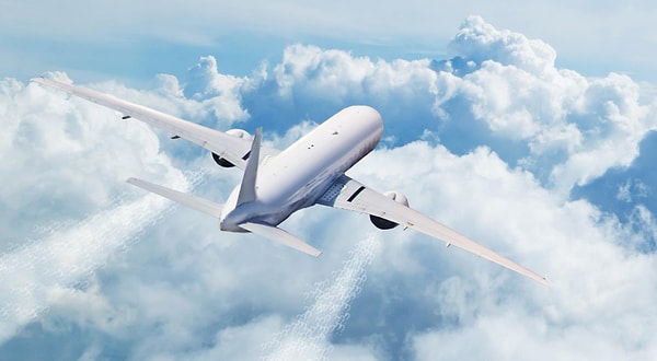 10. Как вы называете длинные, тонкие облака, формирующиеся позади самолетов?