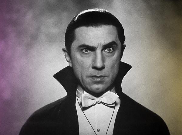 10. Drakula'yı canlandırarak ünlenen Macar asıllı oyuncu Bela Lugosi, öldüğünde Drakula peleriniyle birlikte gömüldü!