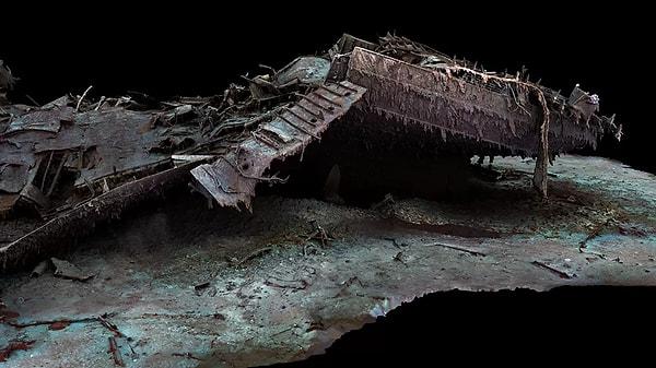Şimdi pas sarkıtlarıyla kaplı olan gemi, batmasından 100 yıl sonra bile tanınabiliyor.