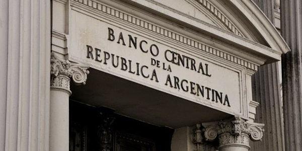 Buenos Aires yetkilileri, daha fazla para almayı umarak Arjantin'in 44 milyar dolarlık programını Uluslararası Para Fonu (IMF) ile yeniden müzakere etmeye çalışıyor.