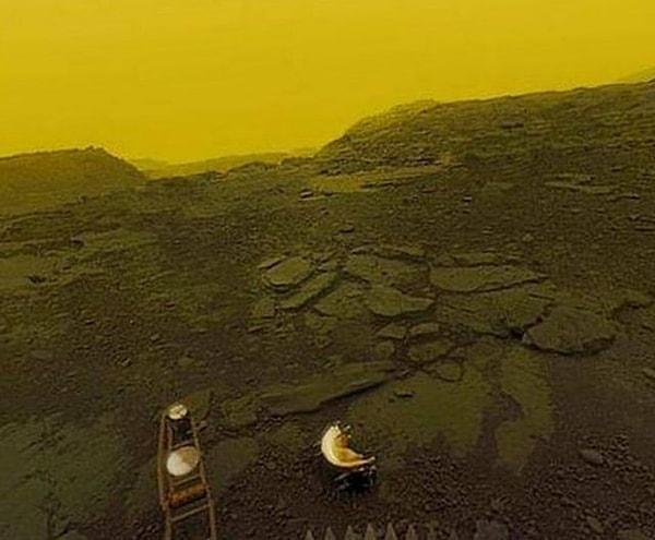 11. Venüs'ün yüzeyinin görüntülendiği en net fotoğraf👇