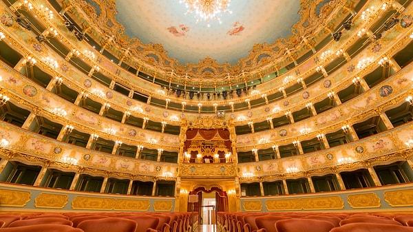 3. La Fenice – Venedik, İtalya