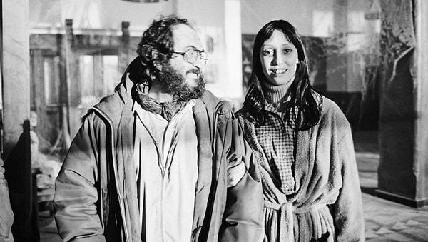 10. Kubrick'in Shelley Duvall'ı Wendy olarak role seçmesinin sebebi ise 'eksantrik güzelliğiydi'.