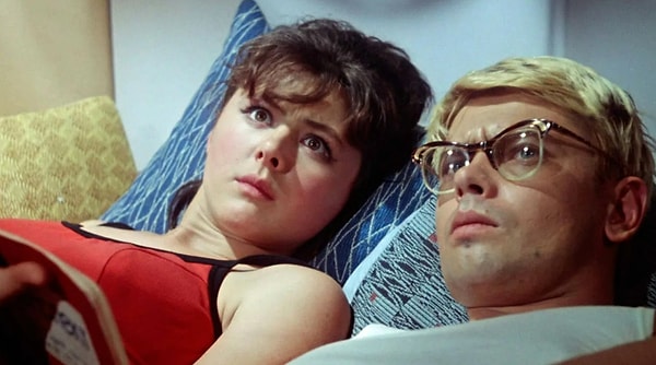 Кажется, вы все забыли. Хороший повод пересмотреть советские комедии и обратить внимание на титры